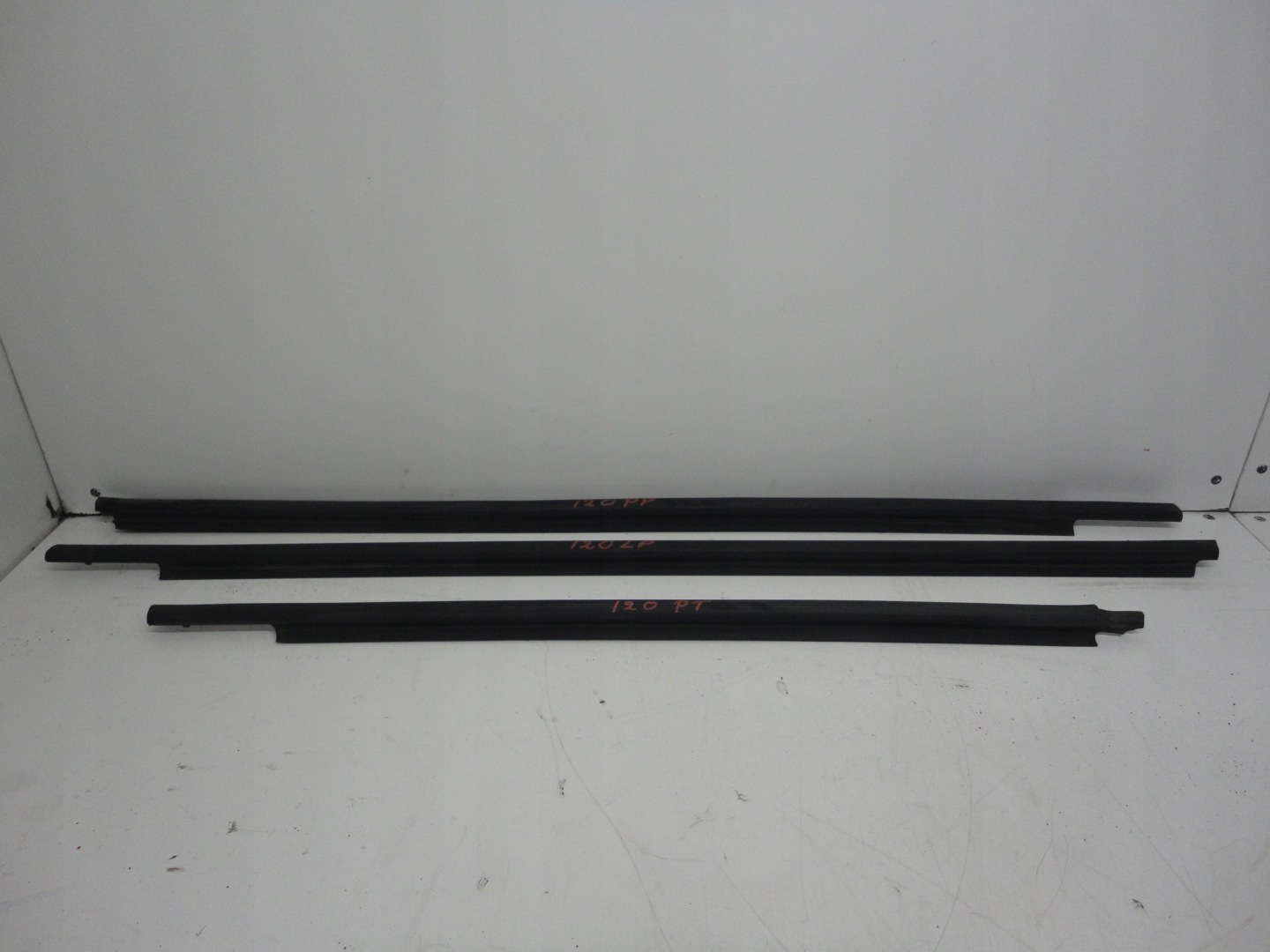 HYUNDAI I20 moulding dust right front 2008-14R