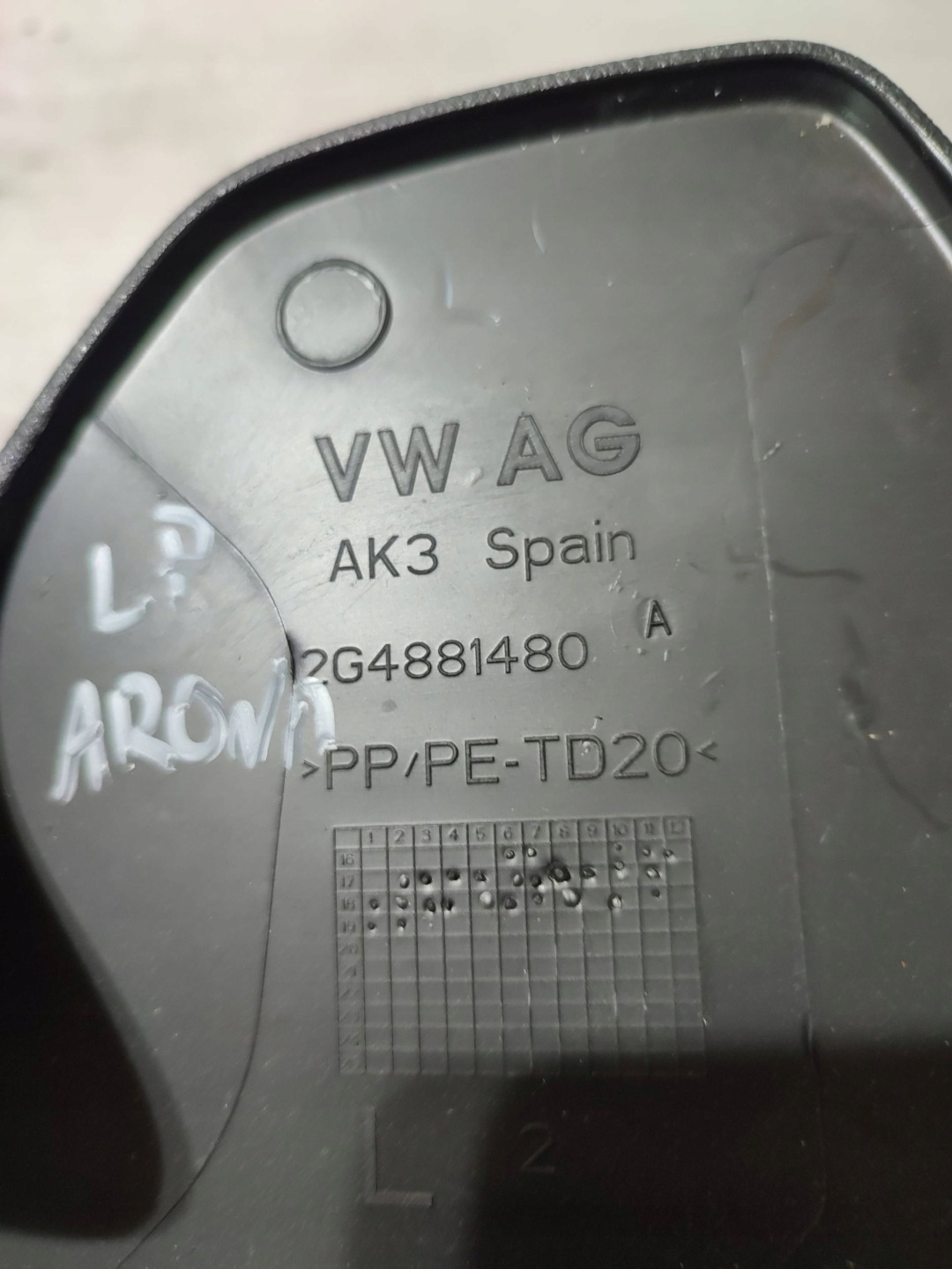 Seat Arona 2019 front side left side seat