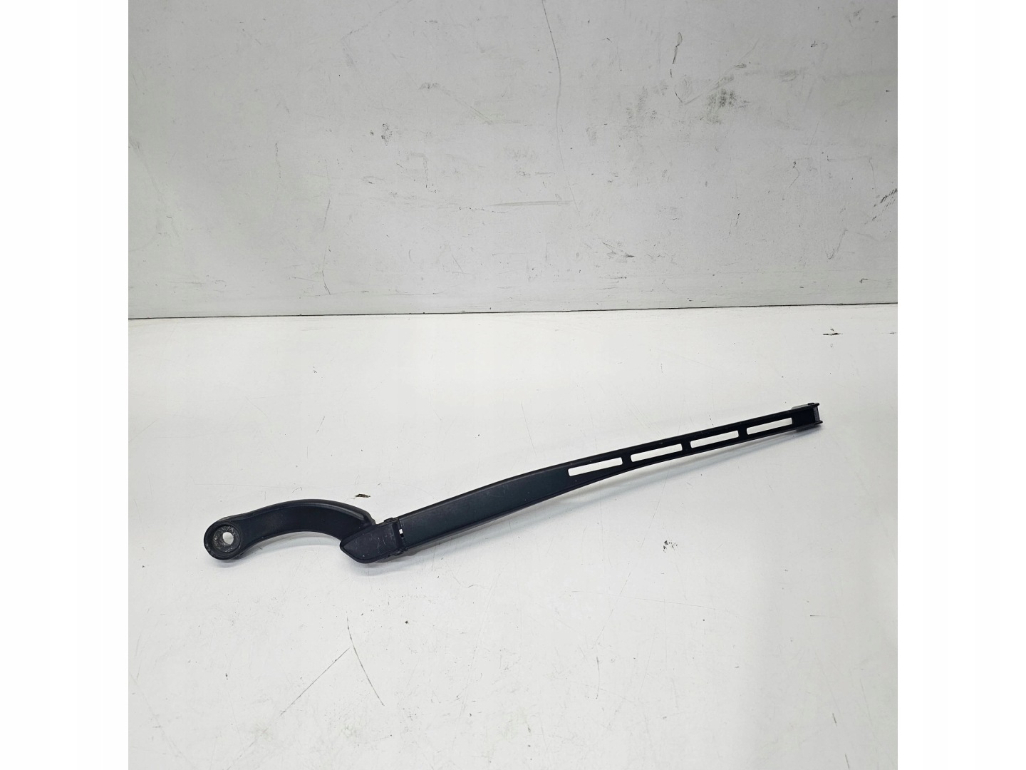 wiper arm left AUDI A4 B6 B7 8E1955407C