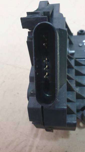 lock front left FIESTA 08- 8A6A-A21813-AE