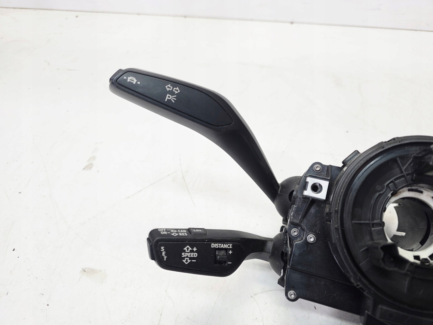 steering wheel levers and controls below AKTYWNY TEMPOMAT AUDI Q5 FY 80A907129CH