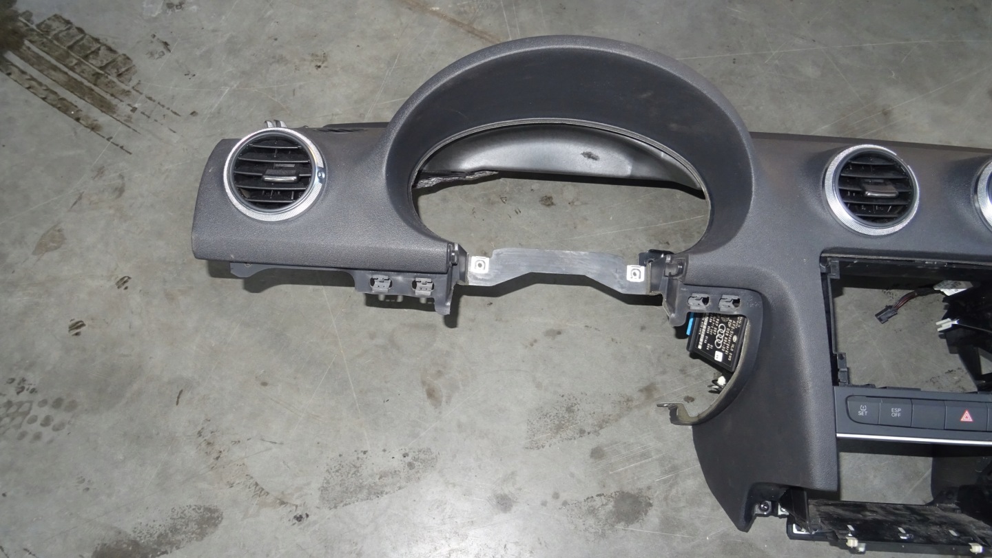 dashboard instrument panel Audi OE 8P1857067