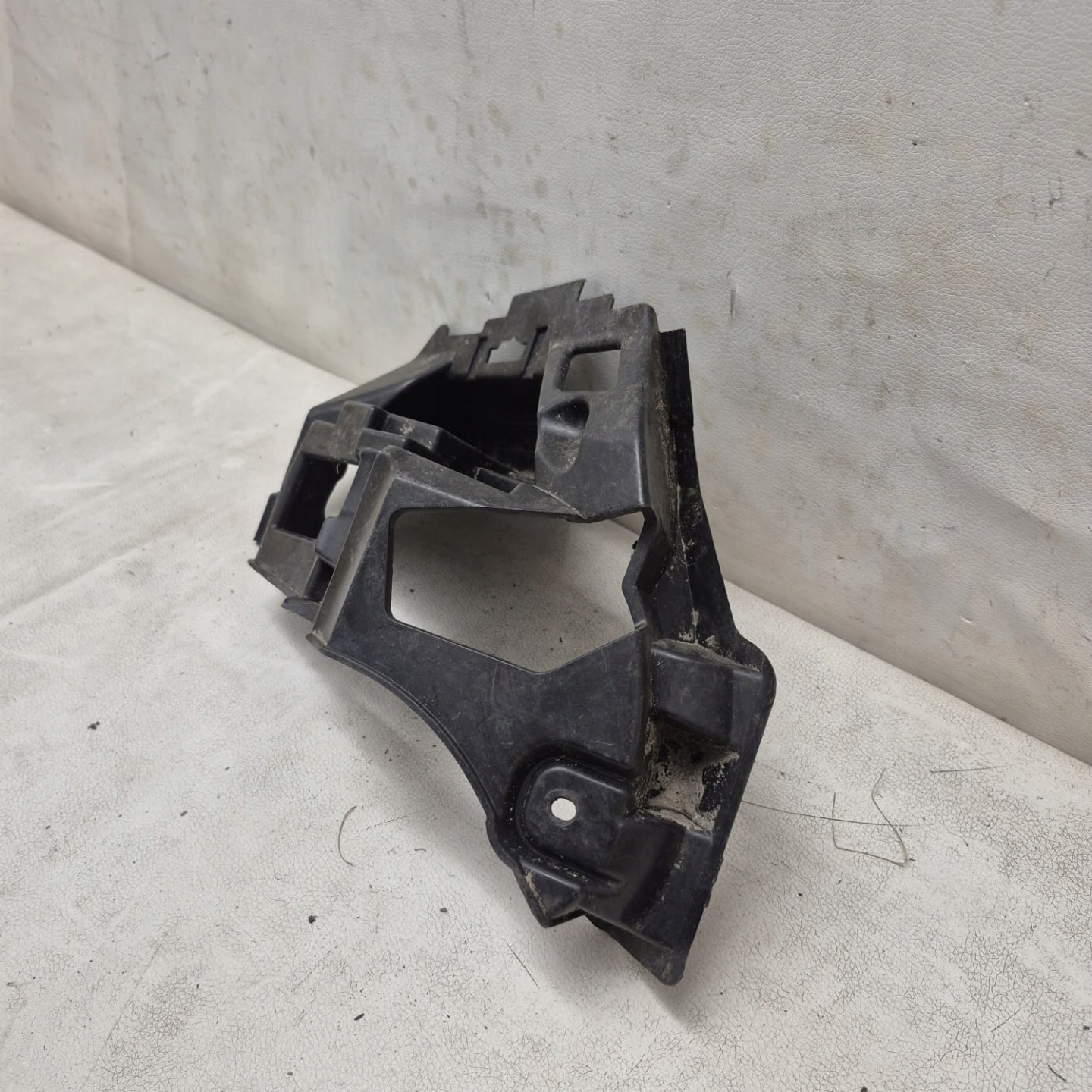 VW BEETLE 5C 11-19 bracket holder fog lights left front