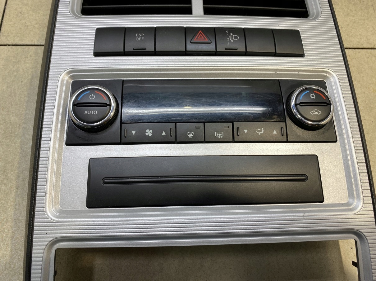PANEL klími klimatizaci DODGE JOURNEY a P55111895AE