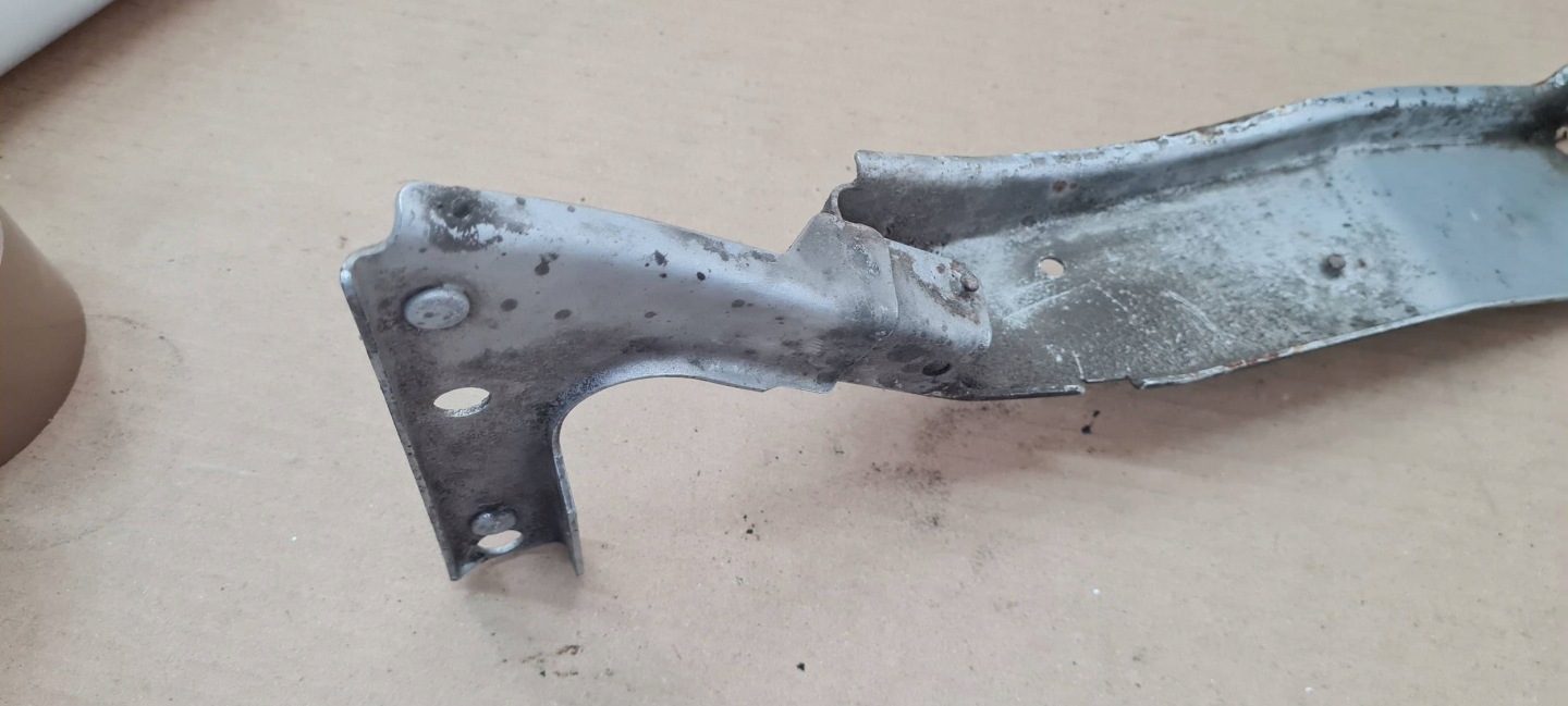 A5 8T S5 Poignée Support plaque Aile Droite Avant LX7W 8T0821136A