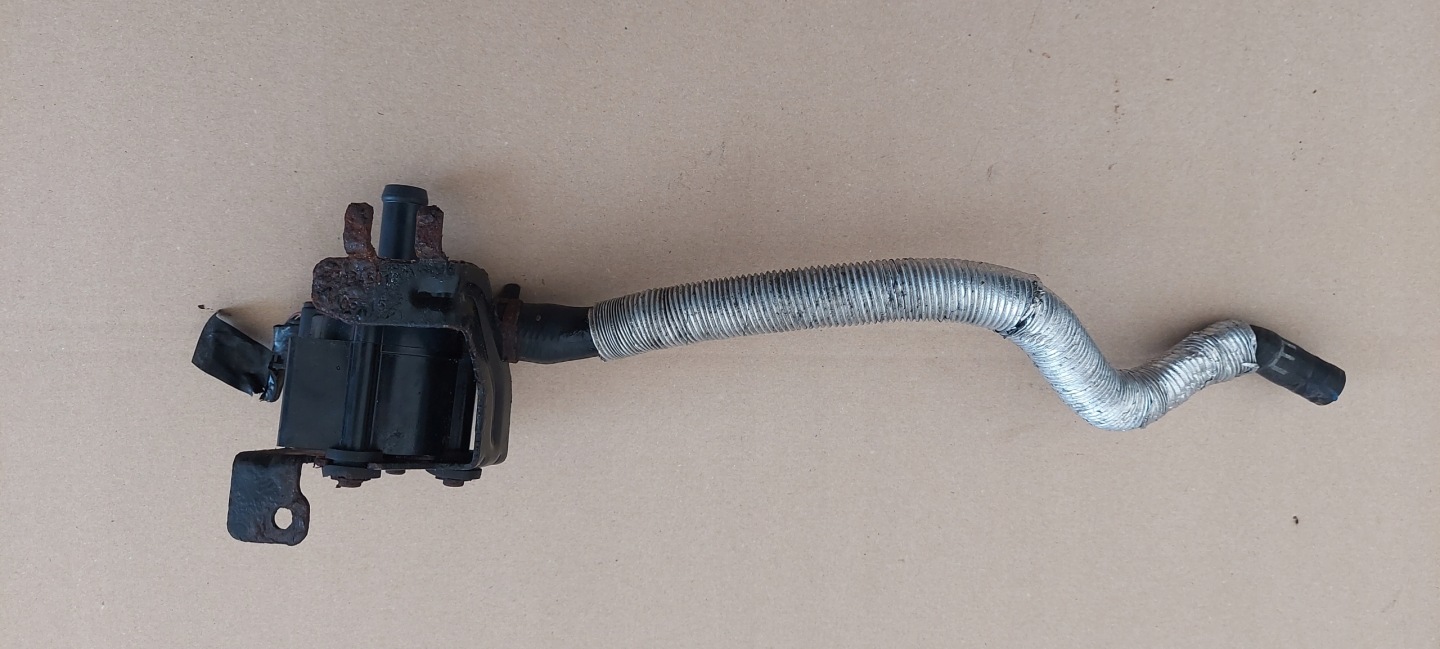 pumpa OBIEGOWA vode FORD FIESTA MK7 B-MAX C1B1-8C419-AA