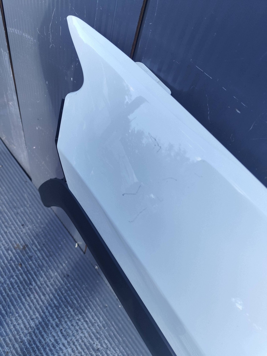 JEEP COMPASS II blatník přední levý kompletní demontáž