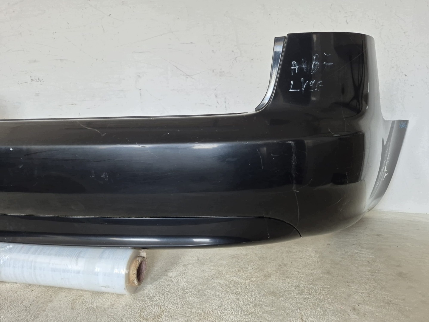 AUDI A4 B7 KOMBI 8E9 04- bumper rear part rear without PDC LAK.LY9B 8E9807385E