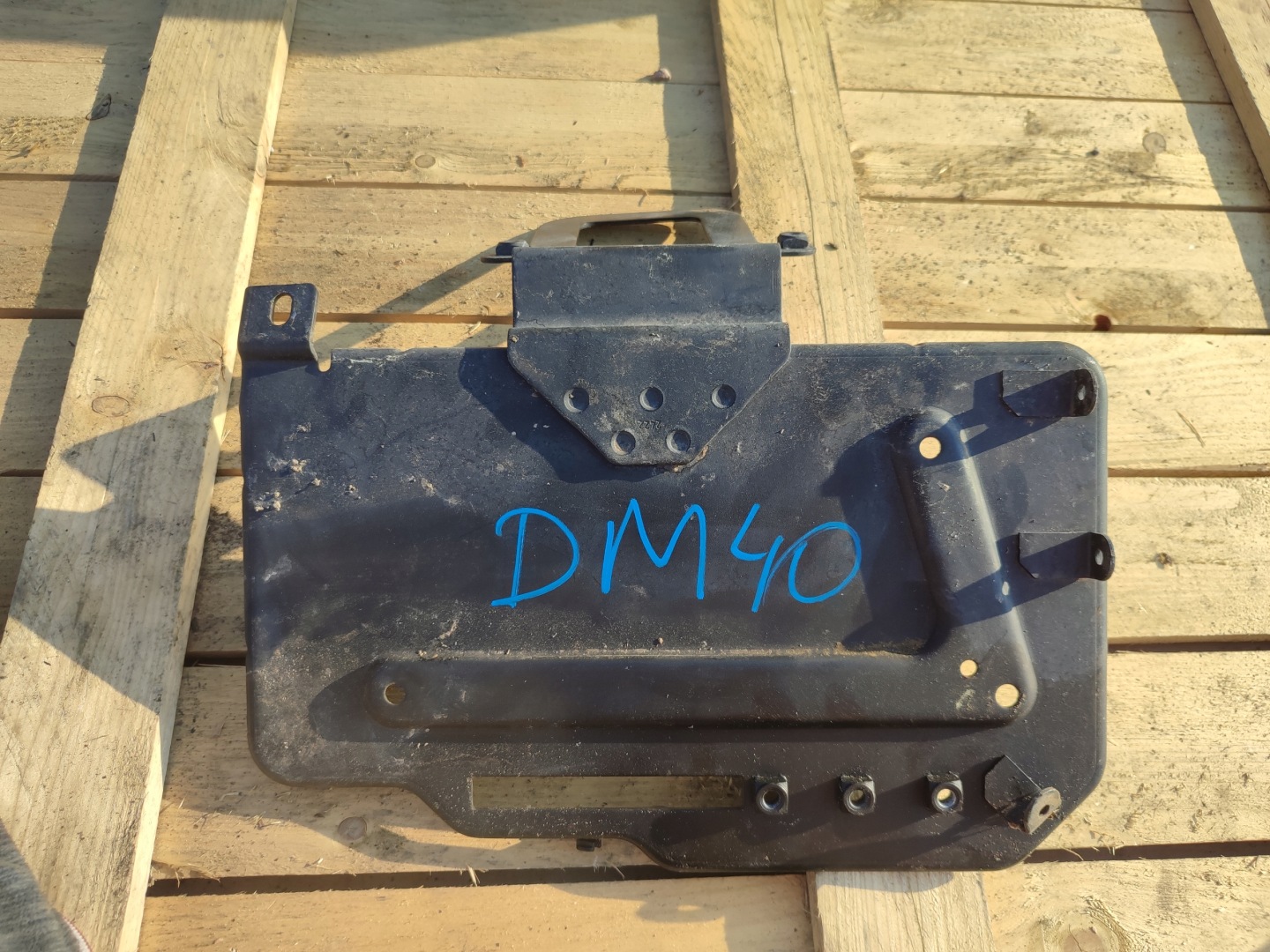 Stütze AKUMULATORA VOLKSWAGEN 2N0915321B