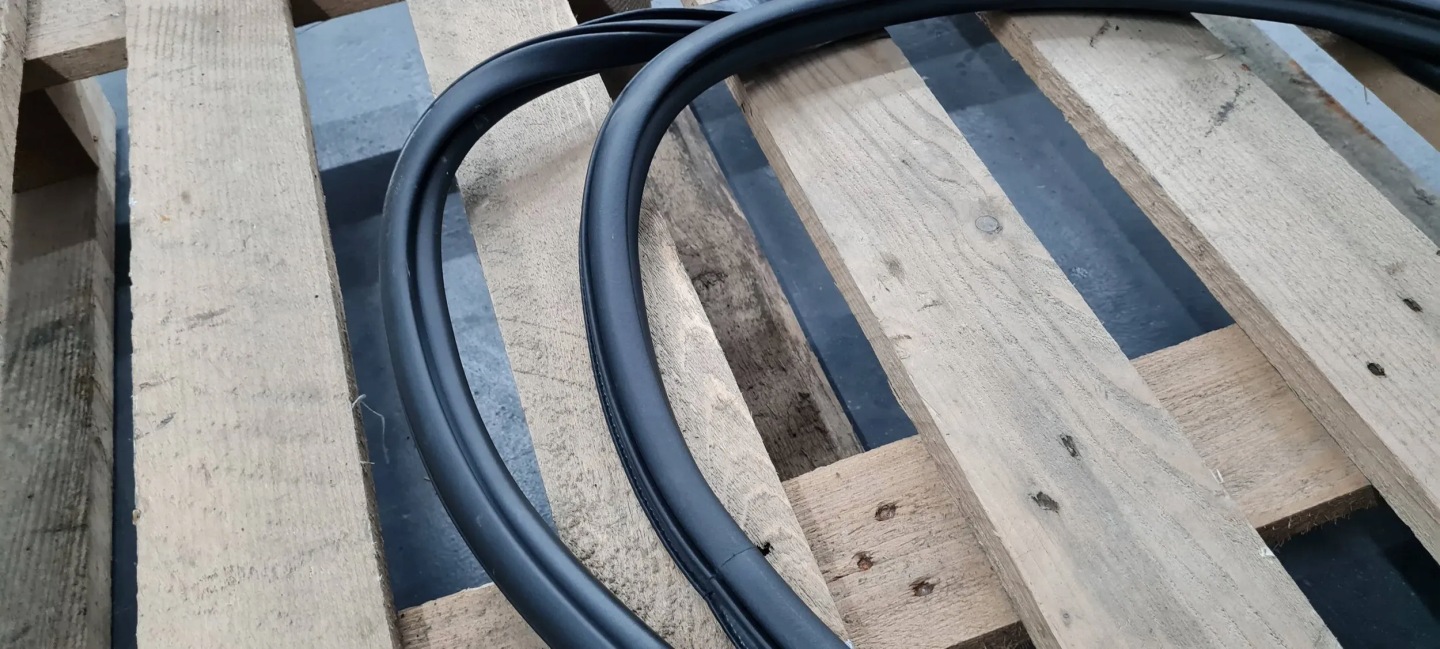 S3 8Y A3 gasket rubber right right front sedan 8Y0831721