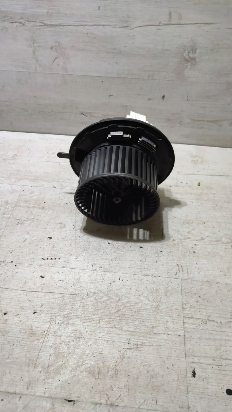 BMW X3 F25 2015 heating fan