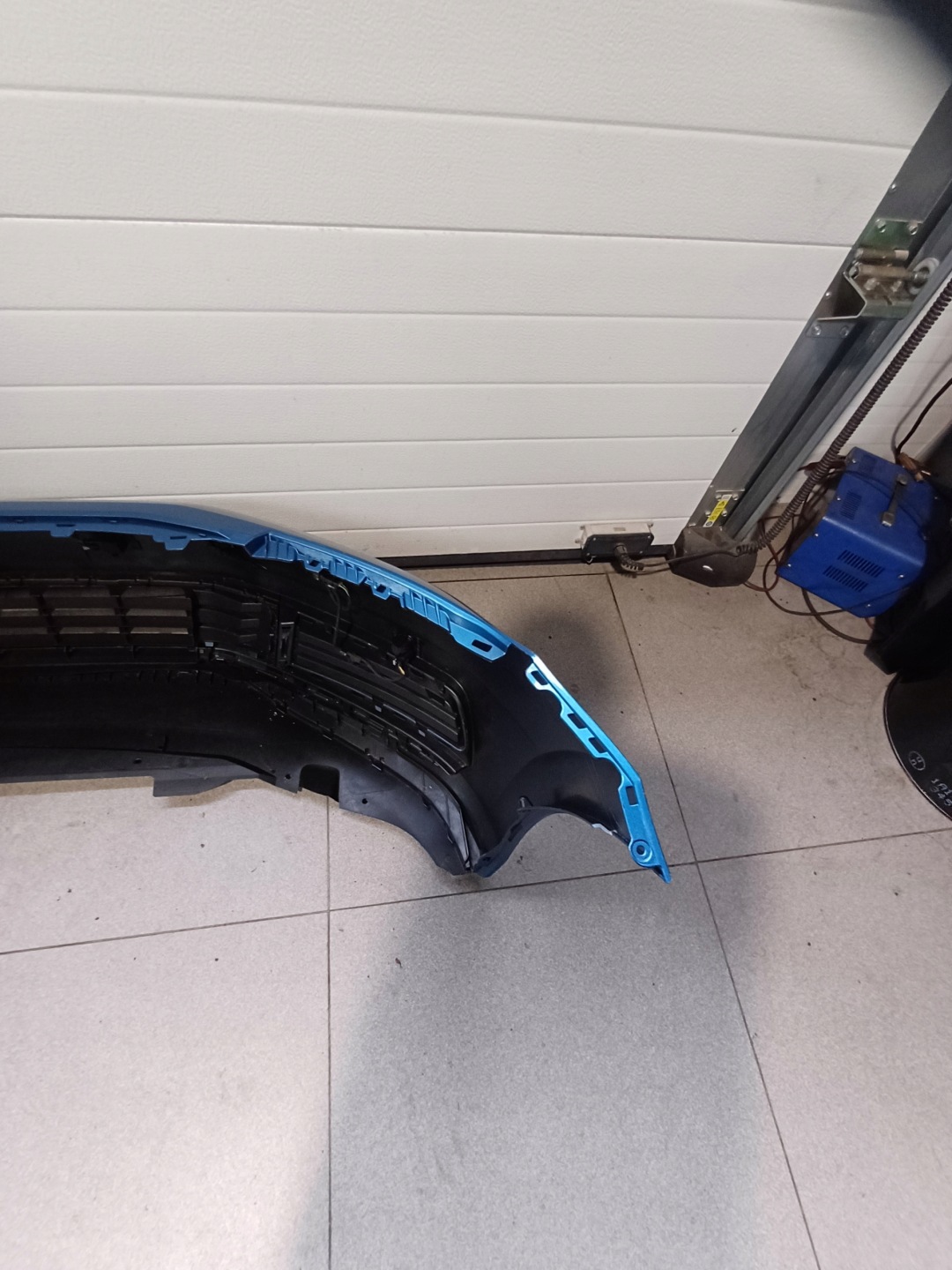 bumper front front VW TOURAN 5TA III 3 2015R- 4 X PDC 5TA807221A-L
