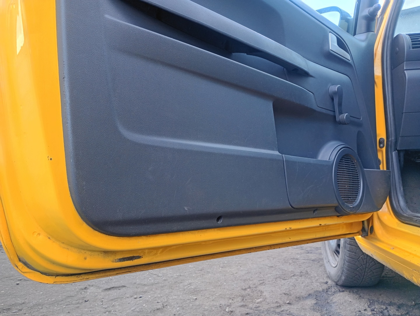 tür links vorne vorne VW Fox 05-11 code lakieru 1T1T