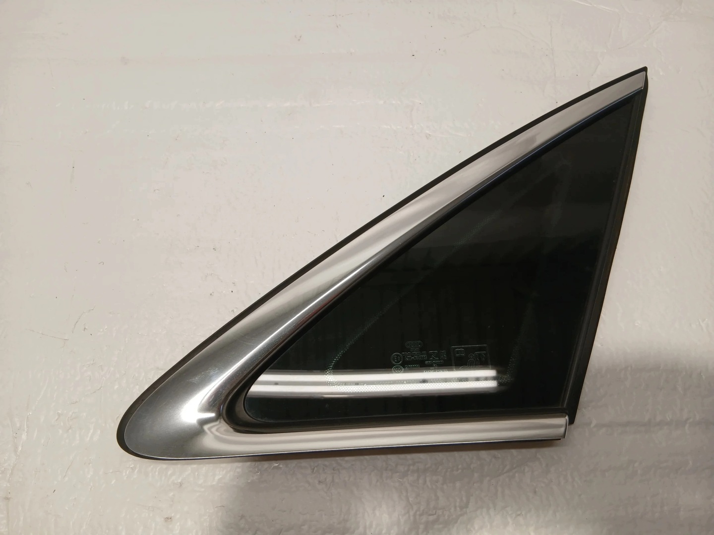 AUDI A4 B9 LIFT window side bodywork right 8W5845298H