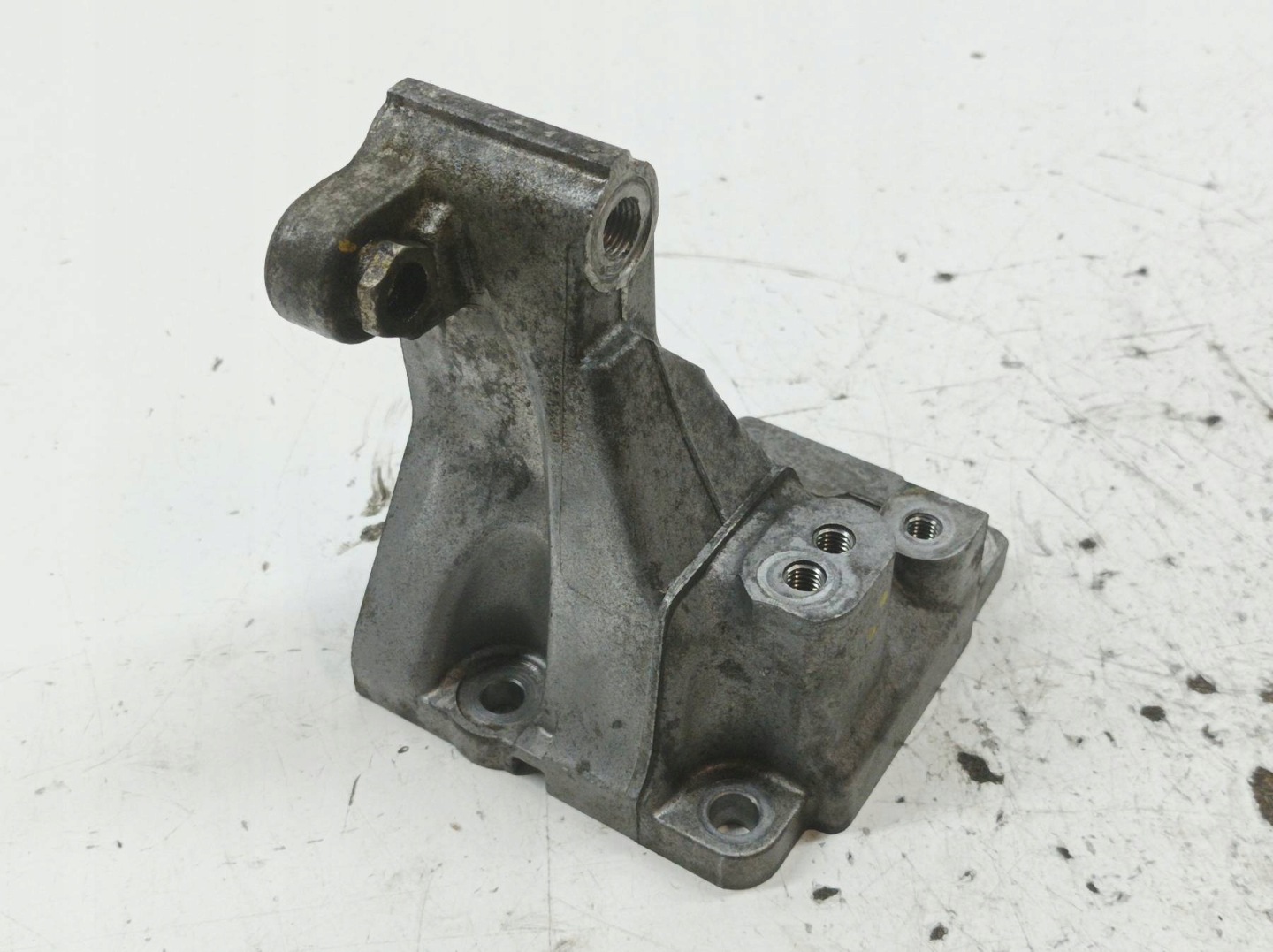 support 1.6 16V VVTI Toyota Corolla XI (2013- )