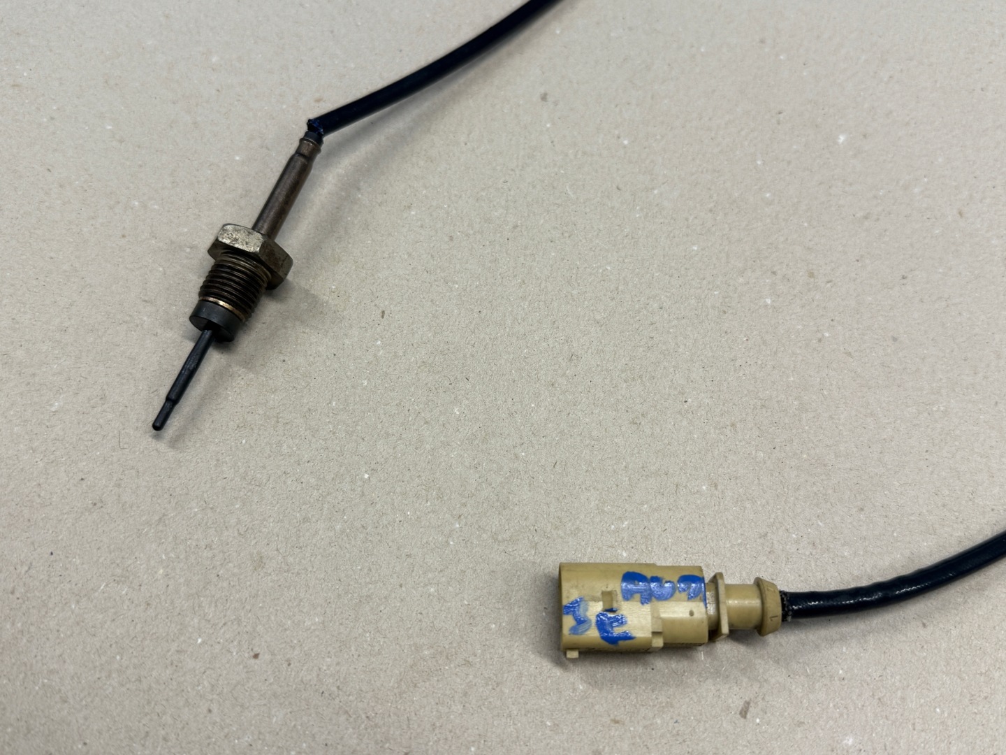 AUDI VW GOLF VII Sensor TEMPERATURY Gase 04L906088JF