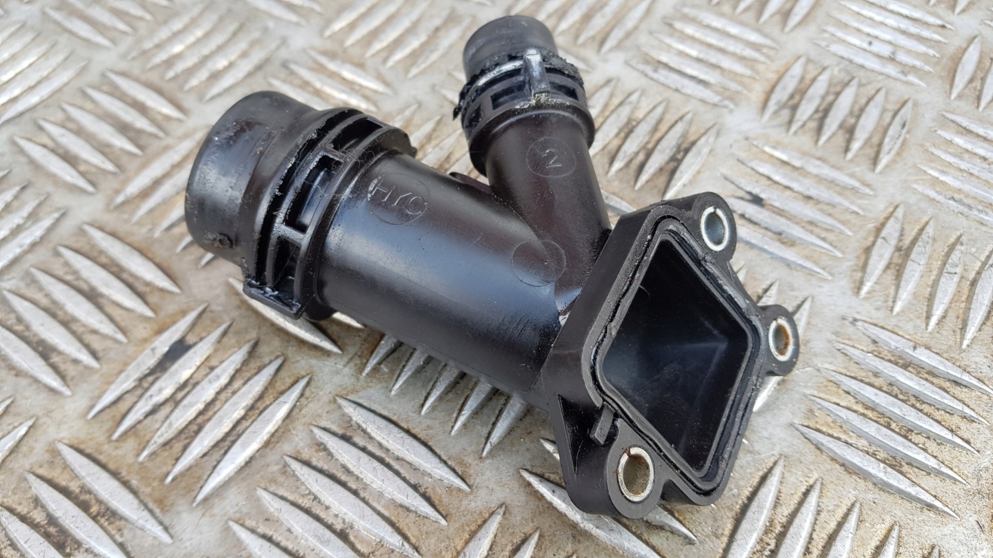 BMW E39 E46 E90 530D spojka vody