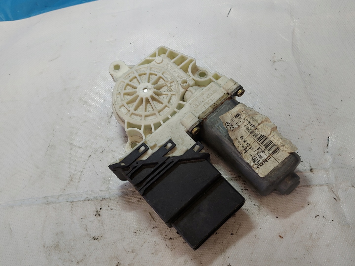 engine lifting windows GOLF IV 9776101438203 right rear part