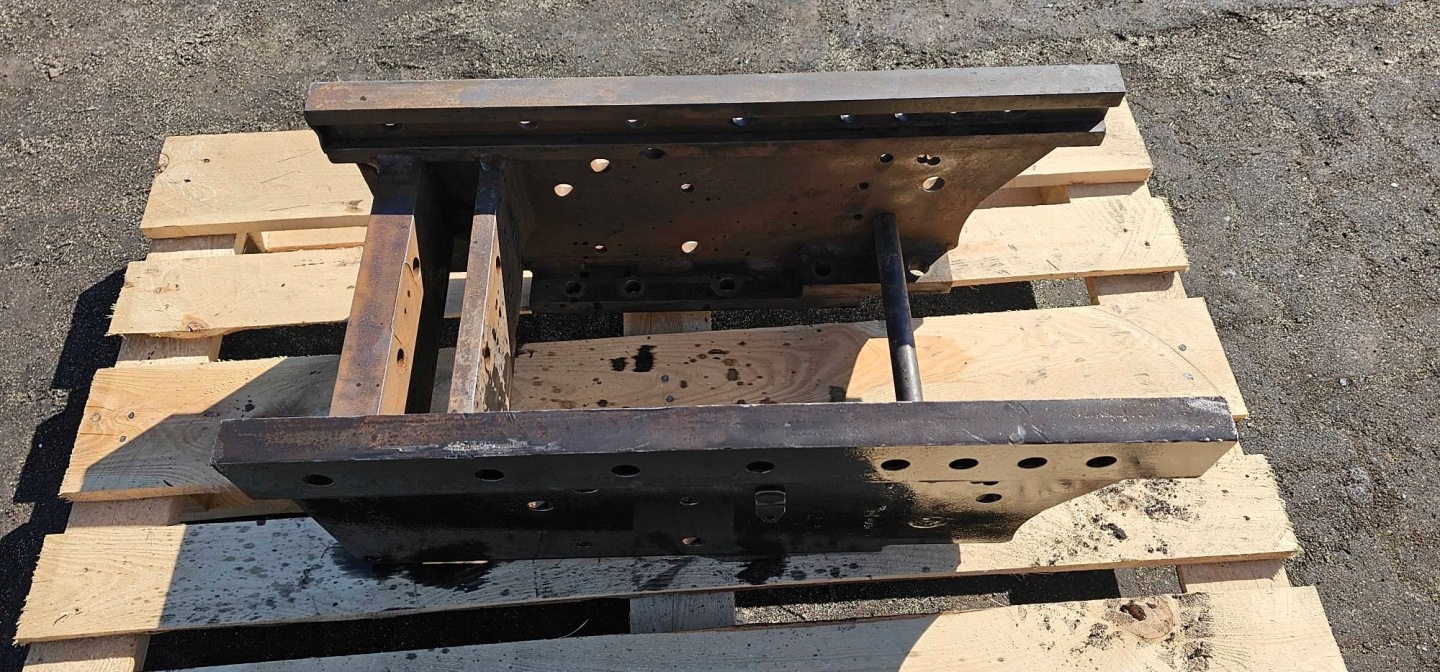 rail hook rear part NEW HOLLAND T8.390