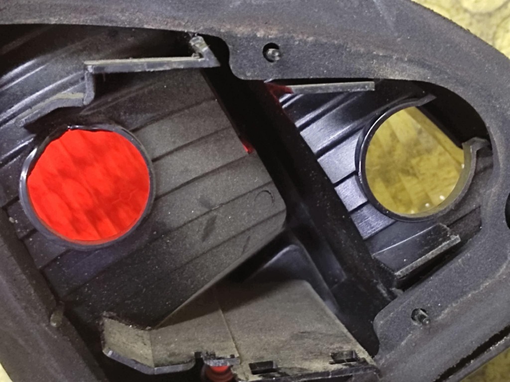 SEAT LEON and light right rear part 1M6945096A