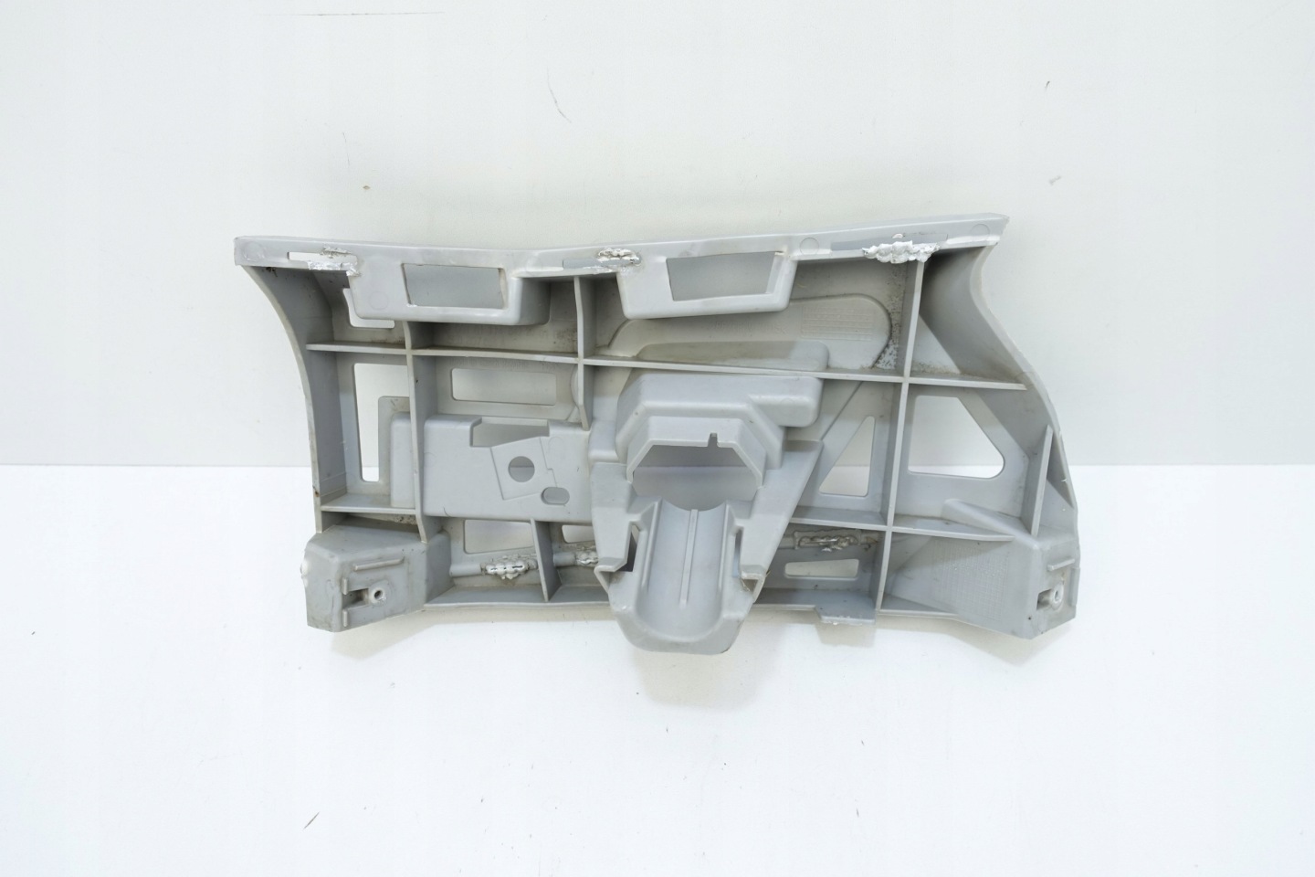 bumper bracket right front SKODA OCTAVIA III 3 5E