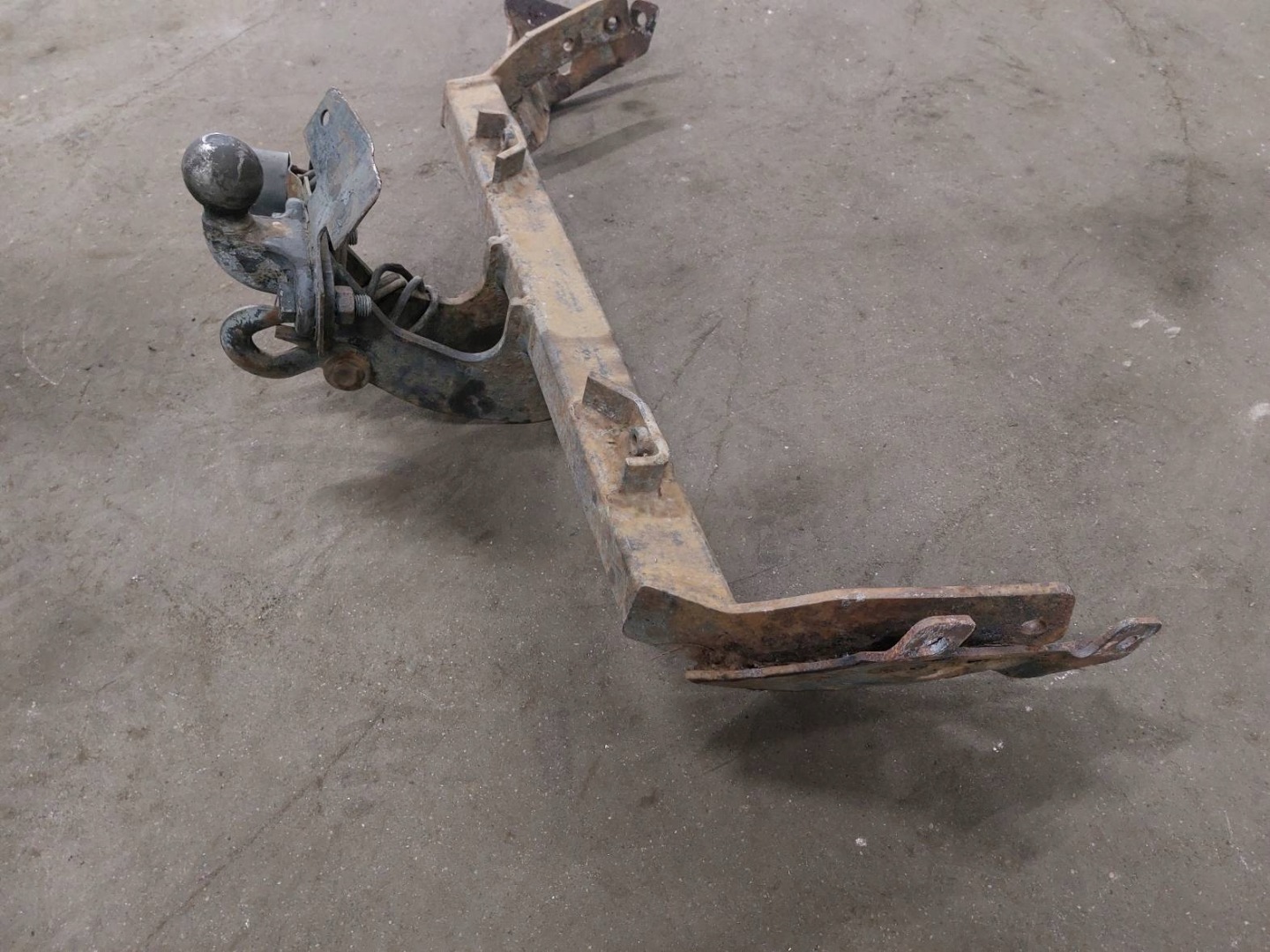 tow does not have TABLICZKI FORD TRANSIT IV LIFT