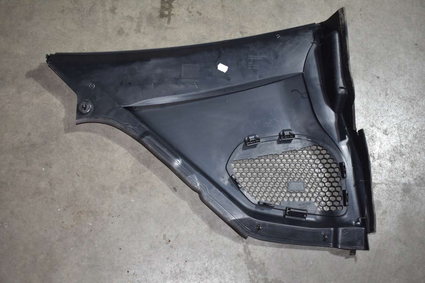IDEALNE torpedo right MERCEDES W214 1