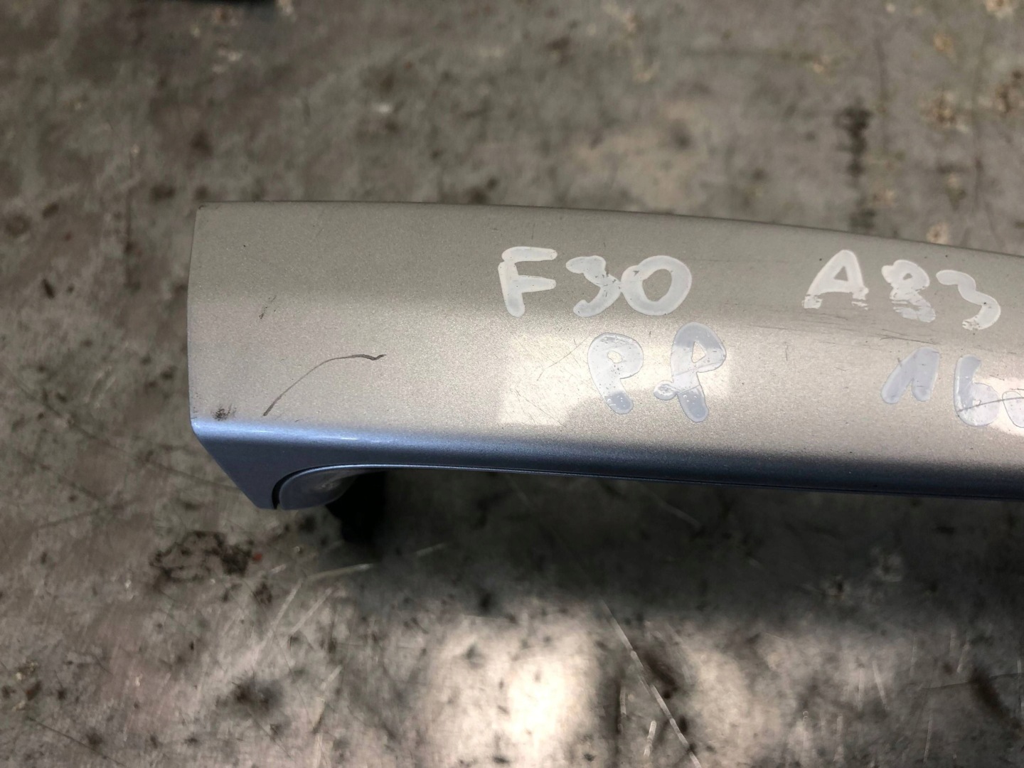 handle exterior right front A83 BMW F30 7329358