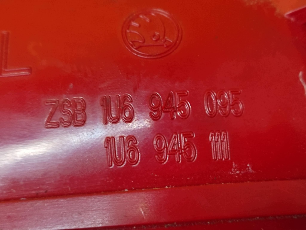 SKODA OCTAVIA and light left rear part 1U6945095