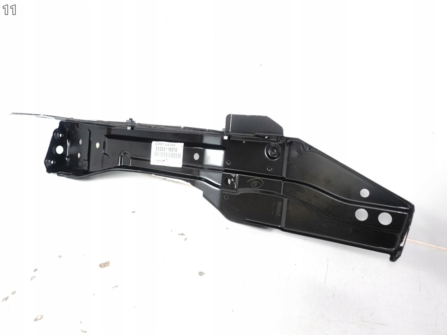 TOYOTA COROLLA CROSS XG10 22- bar, wall console right PIONOWY front