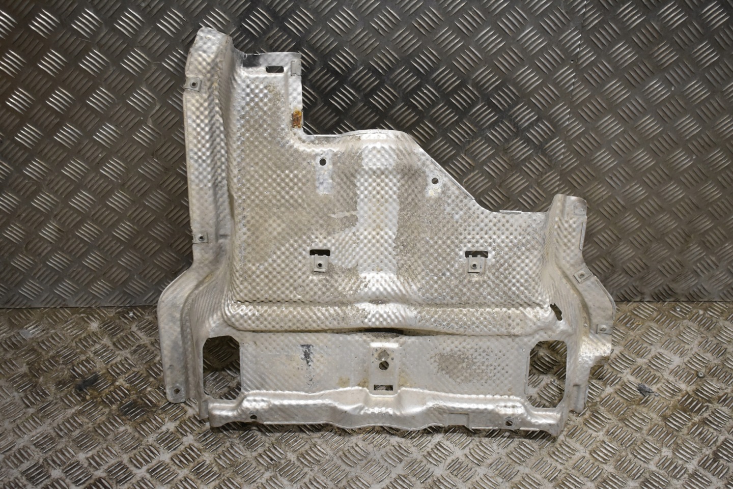 IDEALNA Blende Abdeckung TERMICZNA MERCEDES W167 1