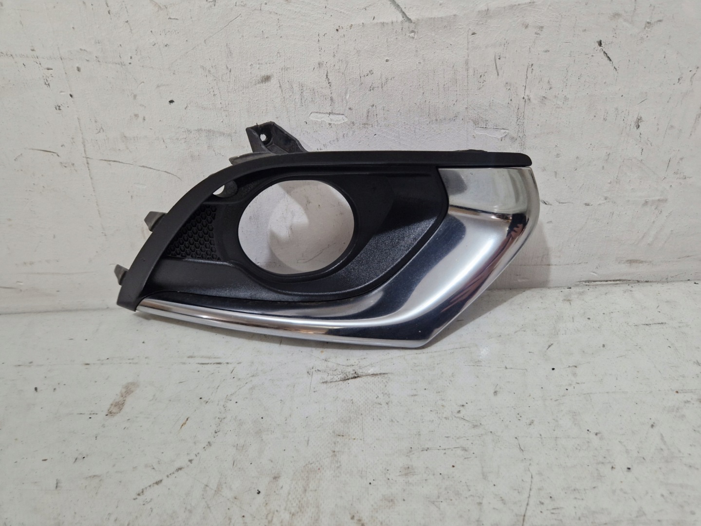 OPEL CORSA E grid of a bumper right front CHROM 13399276