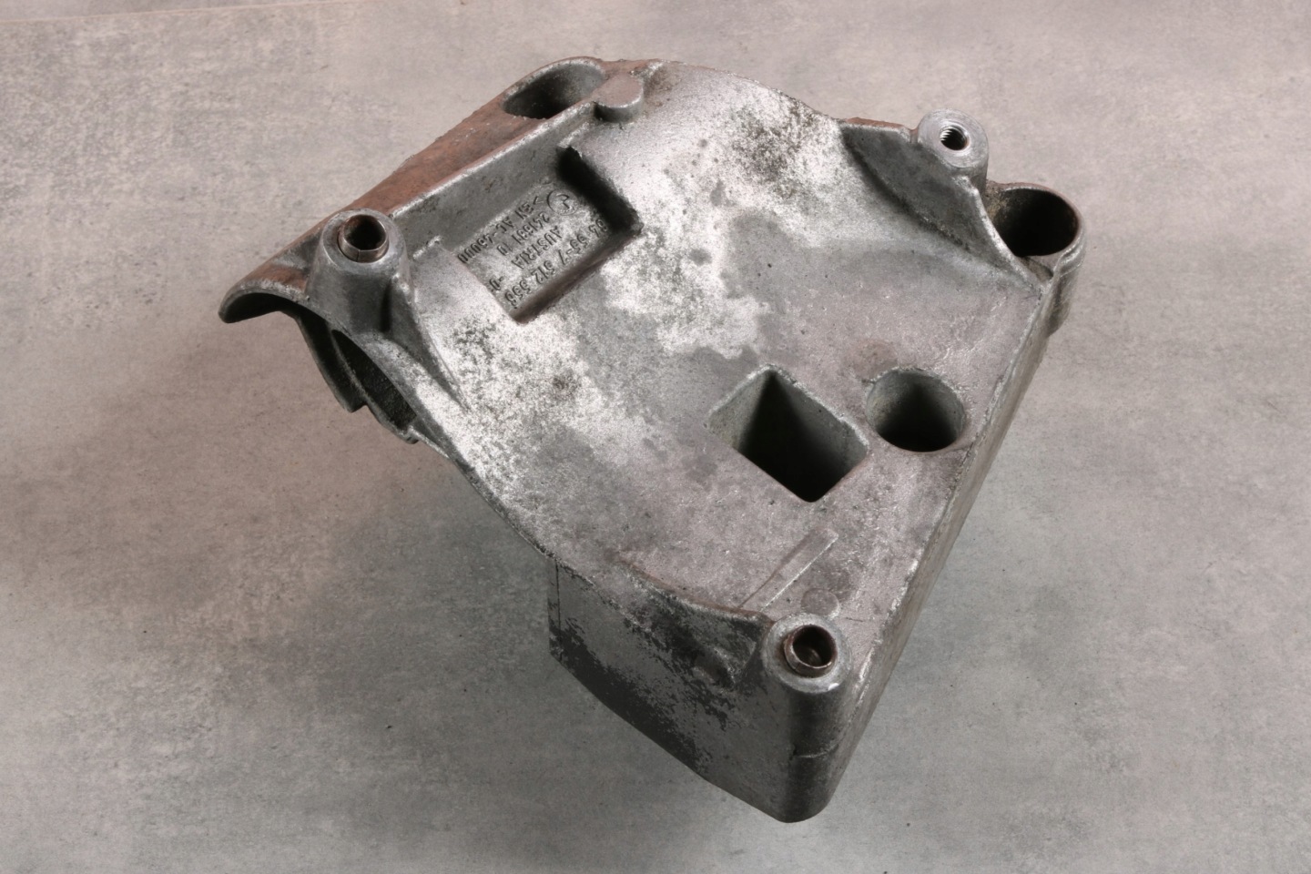 BMW E39 E46 E60 E61 X3 E83 M54 Stütze KOMPRESORA klimaanlage 7512556
