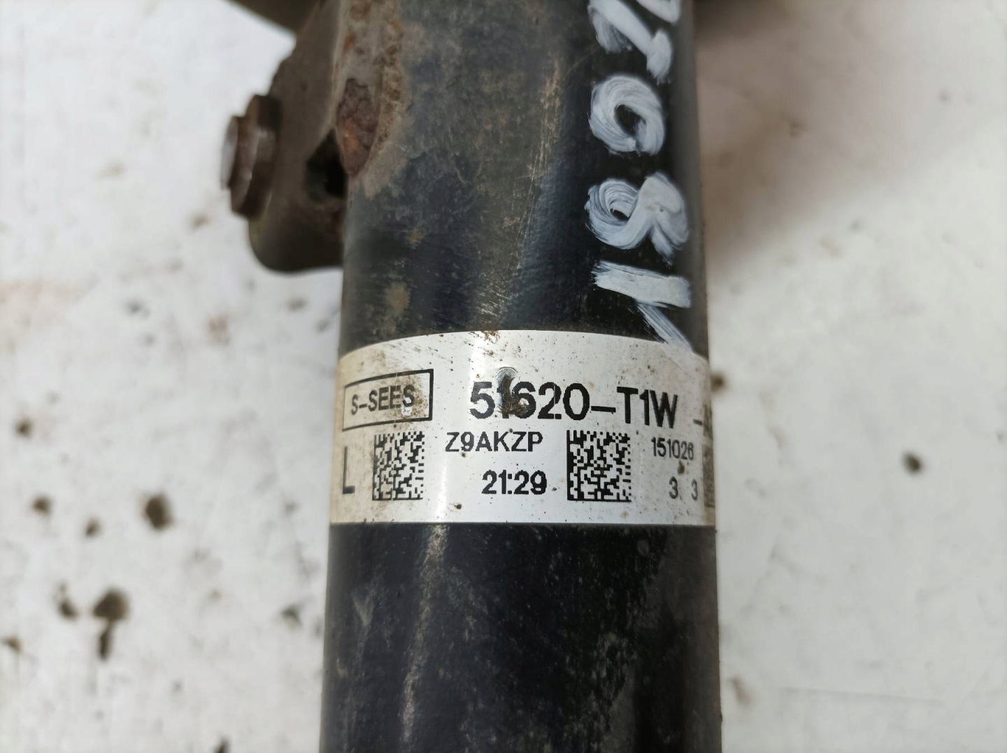 shock absorber left front 2.4 B Honda CR-V IV (2012-)