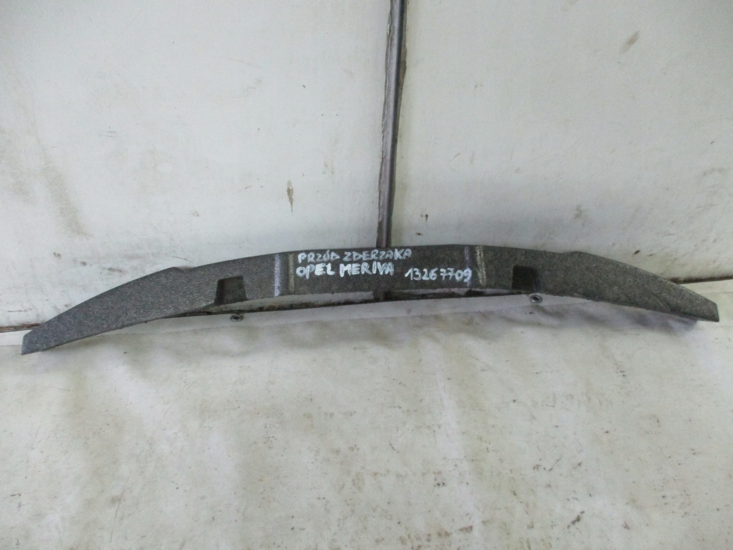 Absorber of a bumper front front Opel Meriva B 13267709