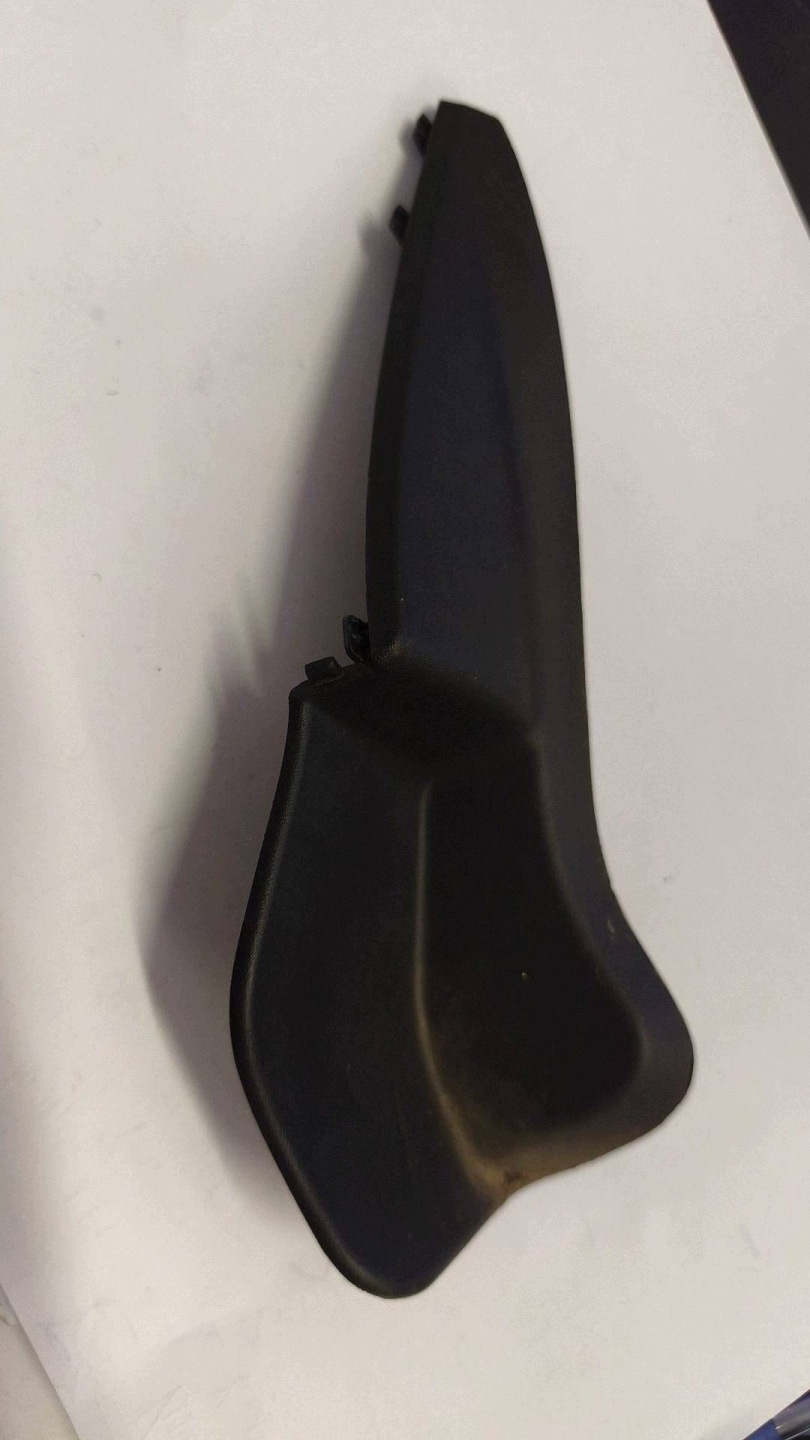 torpedo front corner zakonczenie side right Alpine A390 668625005R