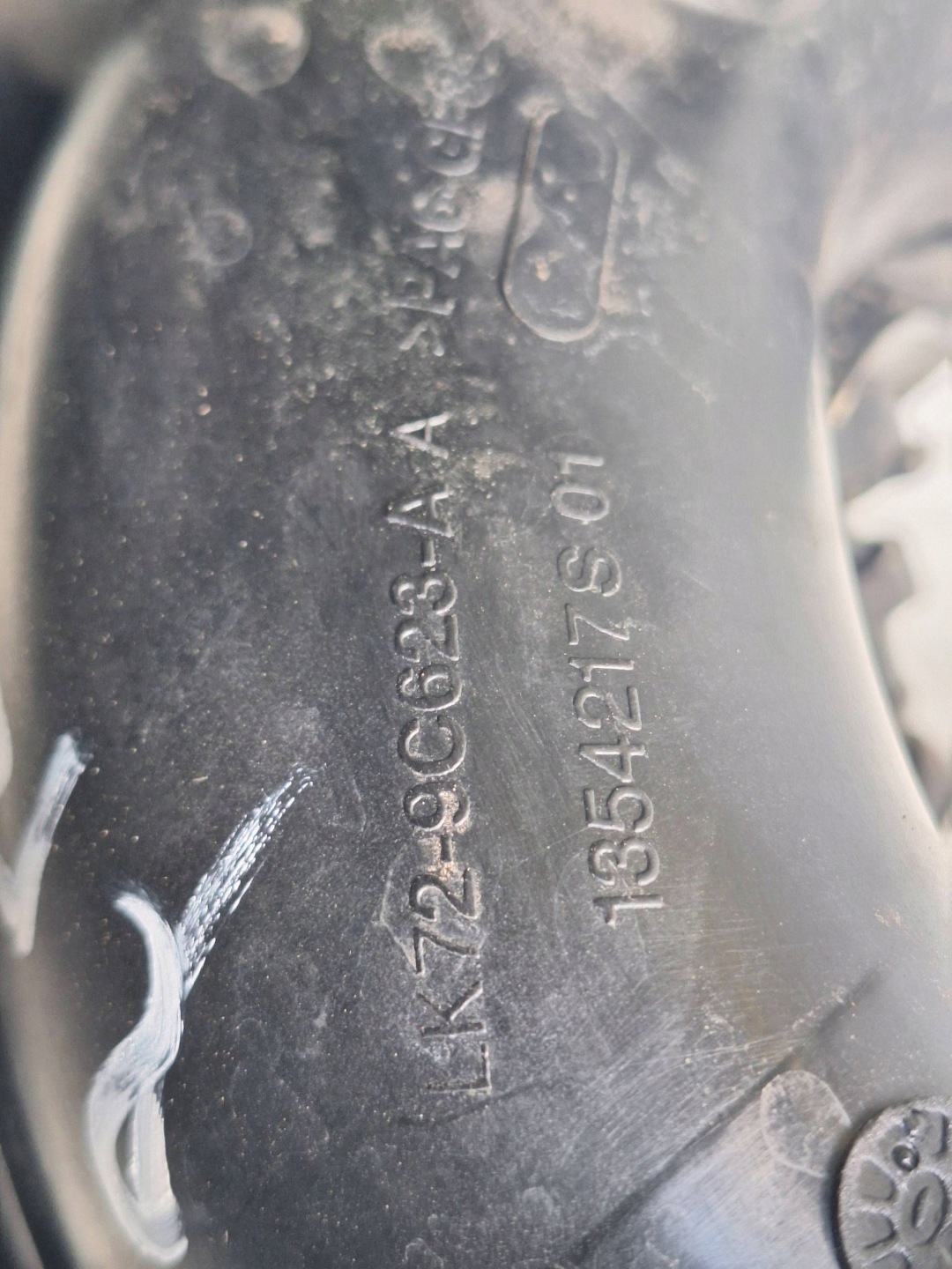LAND ROVER EVOQUE II L551 19-> pipe air LK72-9C623-AA