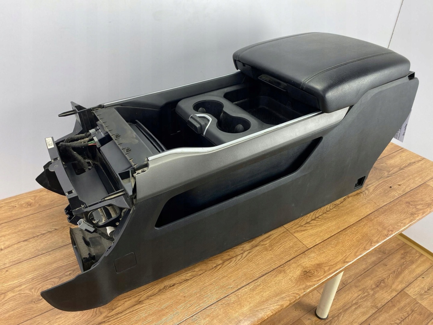 Tunel central armrest Dodge Ram 1500 2019+ USA