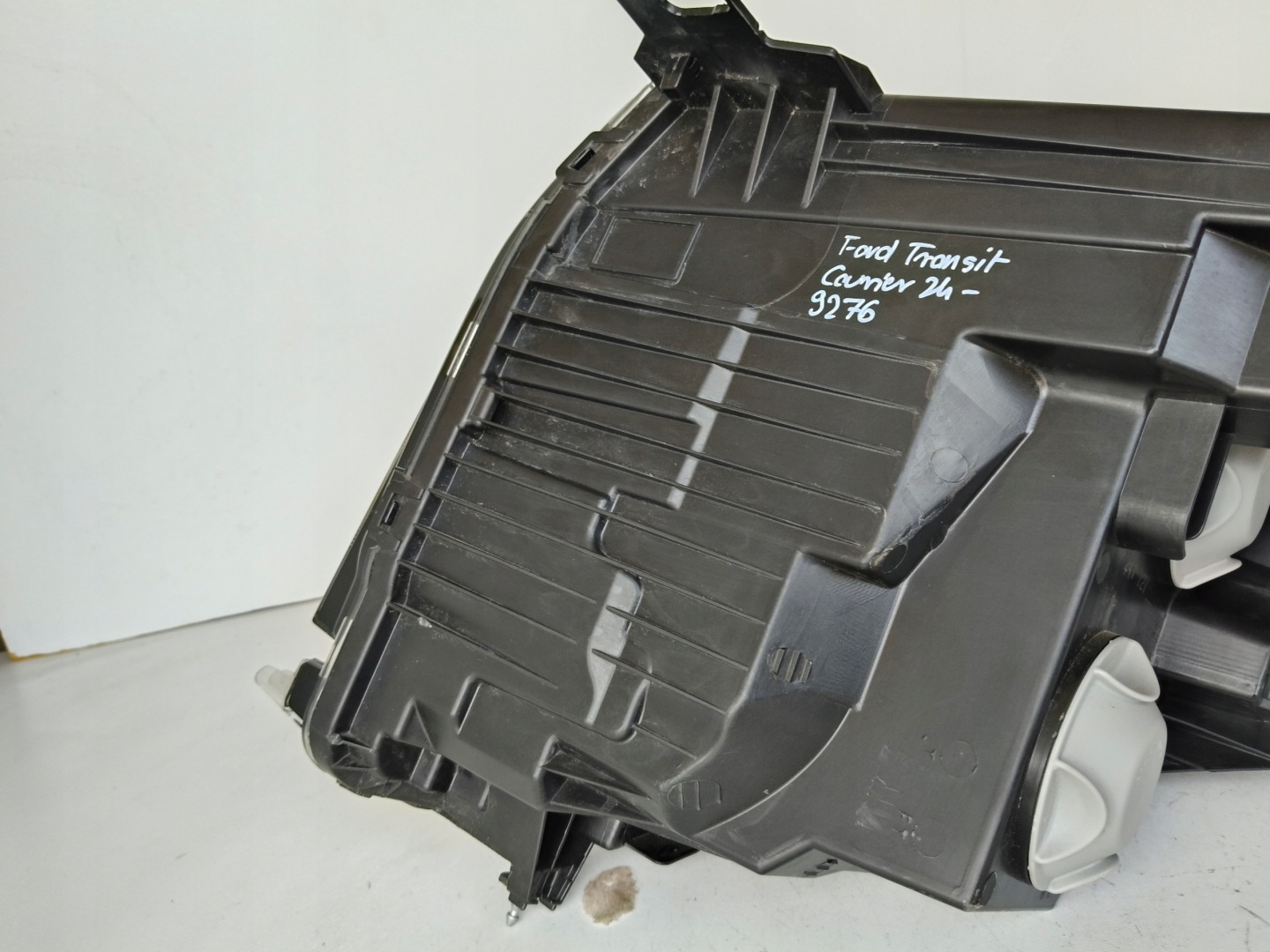 light right REFLEKTOR FORD TRANSIT COURIER 24