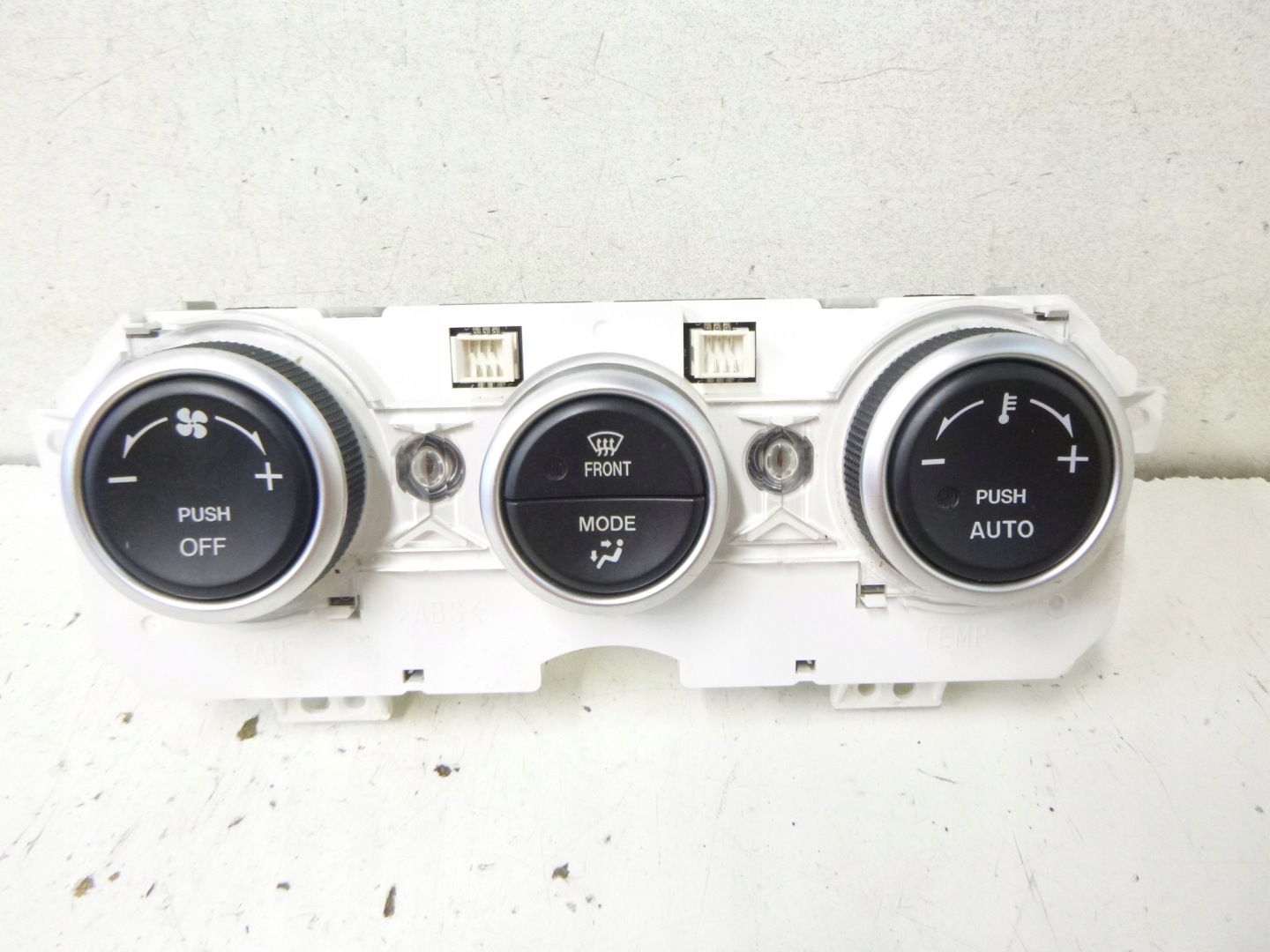 Unite commande clima Bouches buses Mazda 6 2005r.