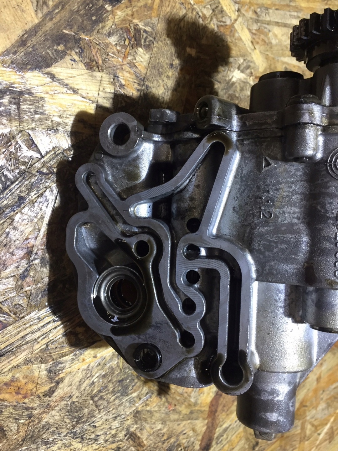 AUDI A4 B8 2.0 TFSI Ölpumpe CDNC 06H115105AF