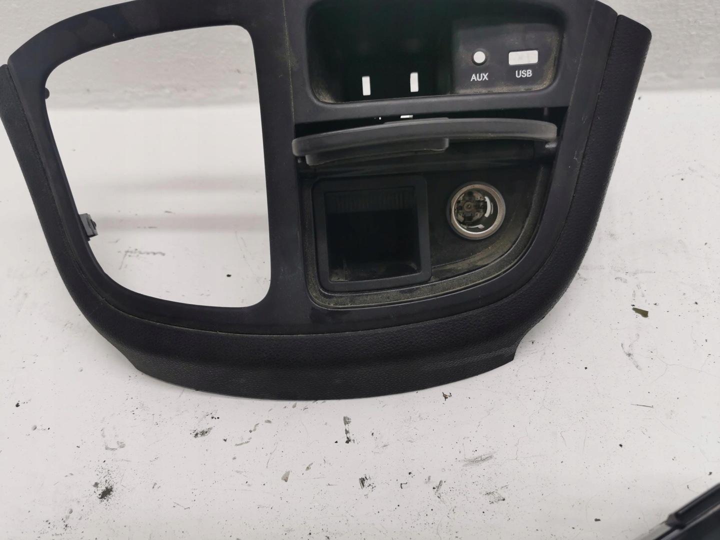 passenger compartment console HYUNDAI H-1 II LIFT 84632-4H000