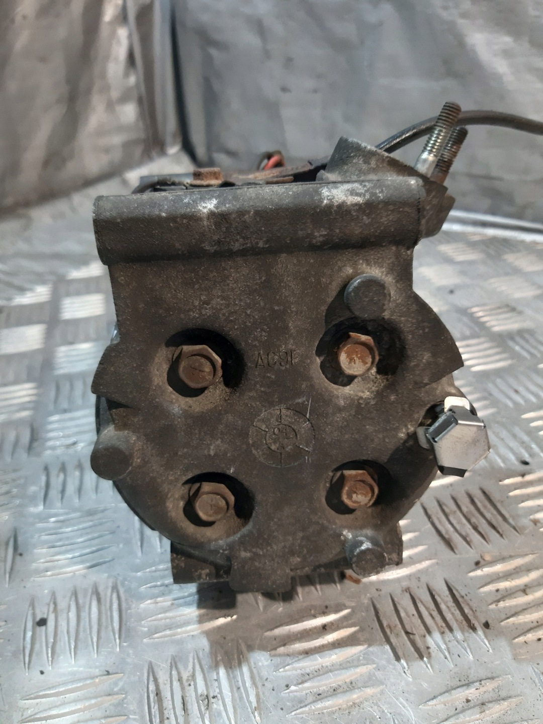 compressor; compressor of the air conditioning TRSA09 HONDA CIVIC VII 1.6B