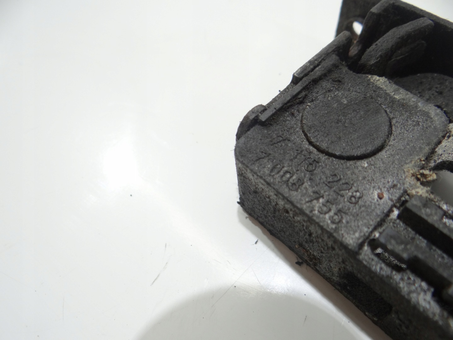 bonnet latch lock BMW X3 E83 LCI 7008755