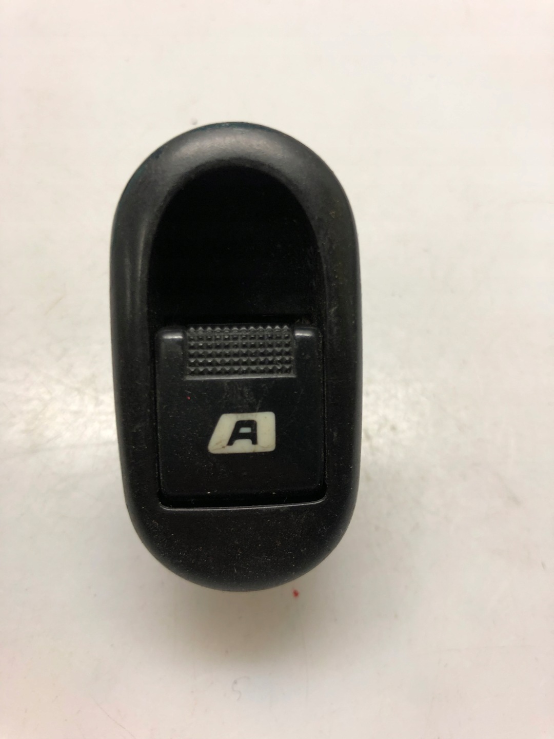 switch lifting of the window CITROEN C3 96401469 XT