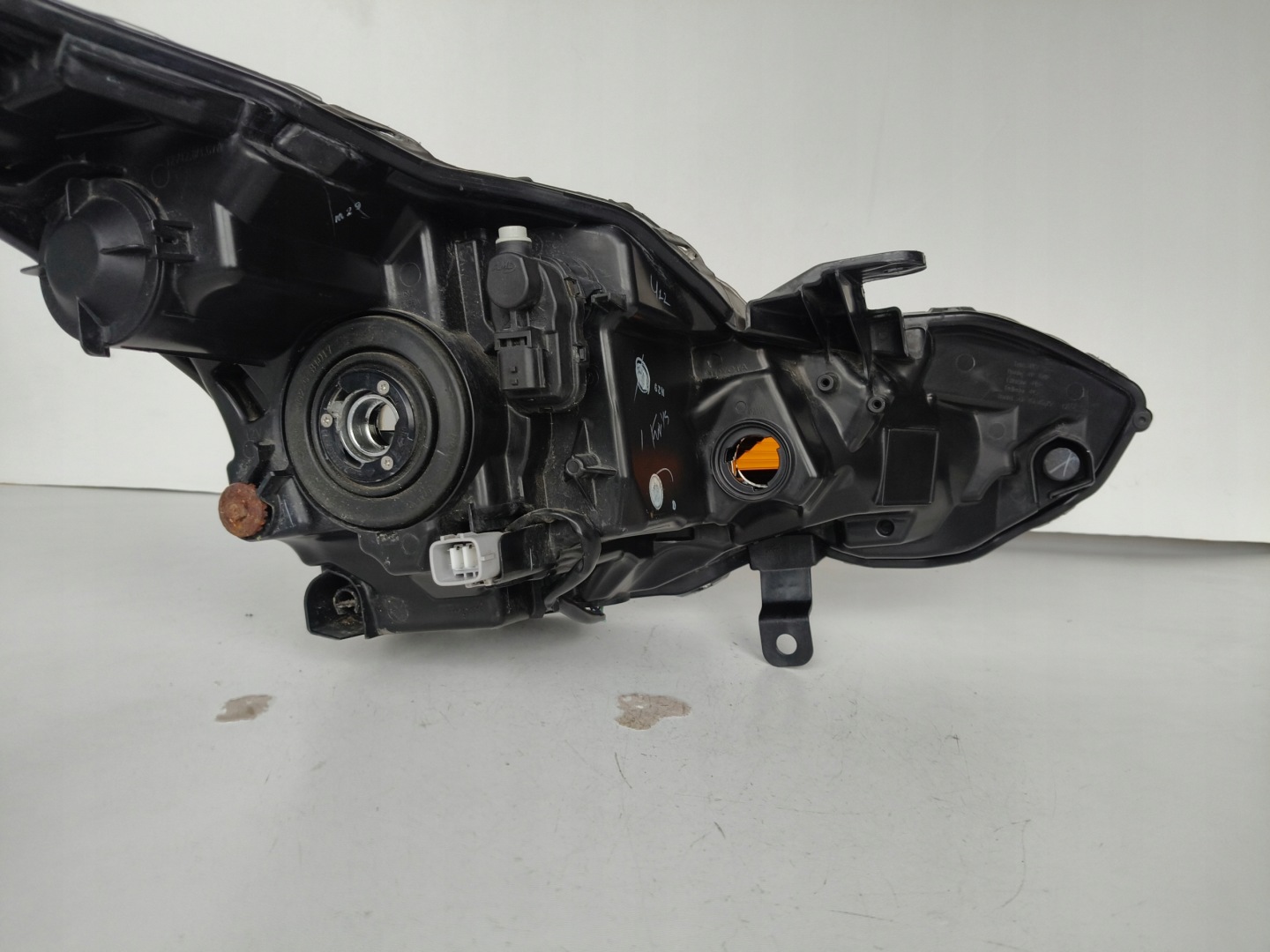 light left REFLEKTOR TOYOTA AYGO 18- LIFT LED