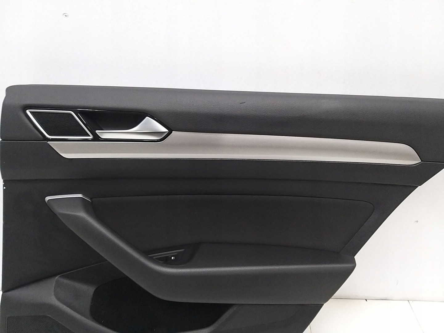 VW PASSAT B8 verkleidung Tür rechts heck 3G9867420AC