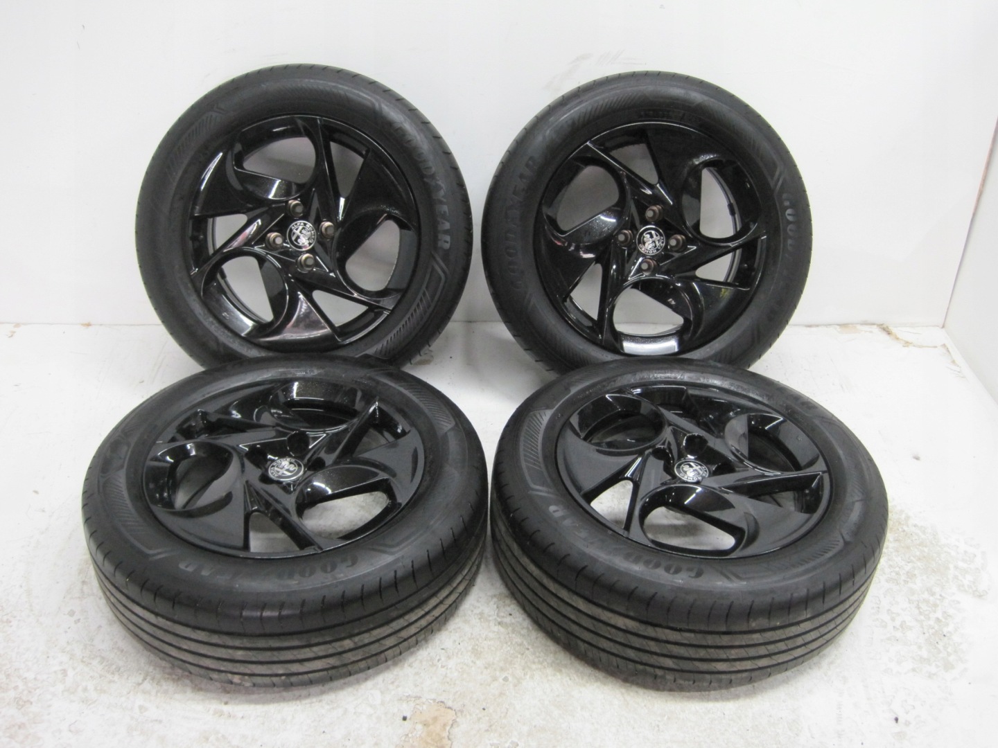 Reifen Räder felgen Reifen ALFA ROMEO JUNIOR R17 5MM