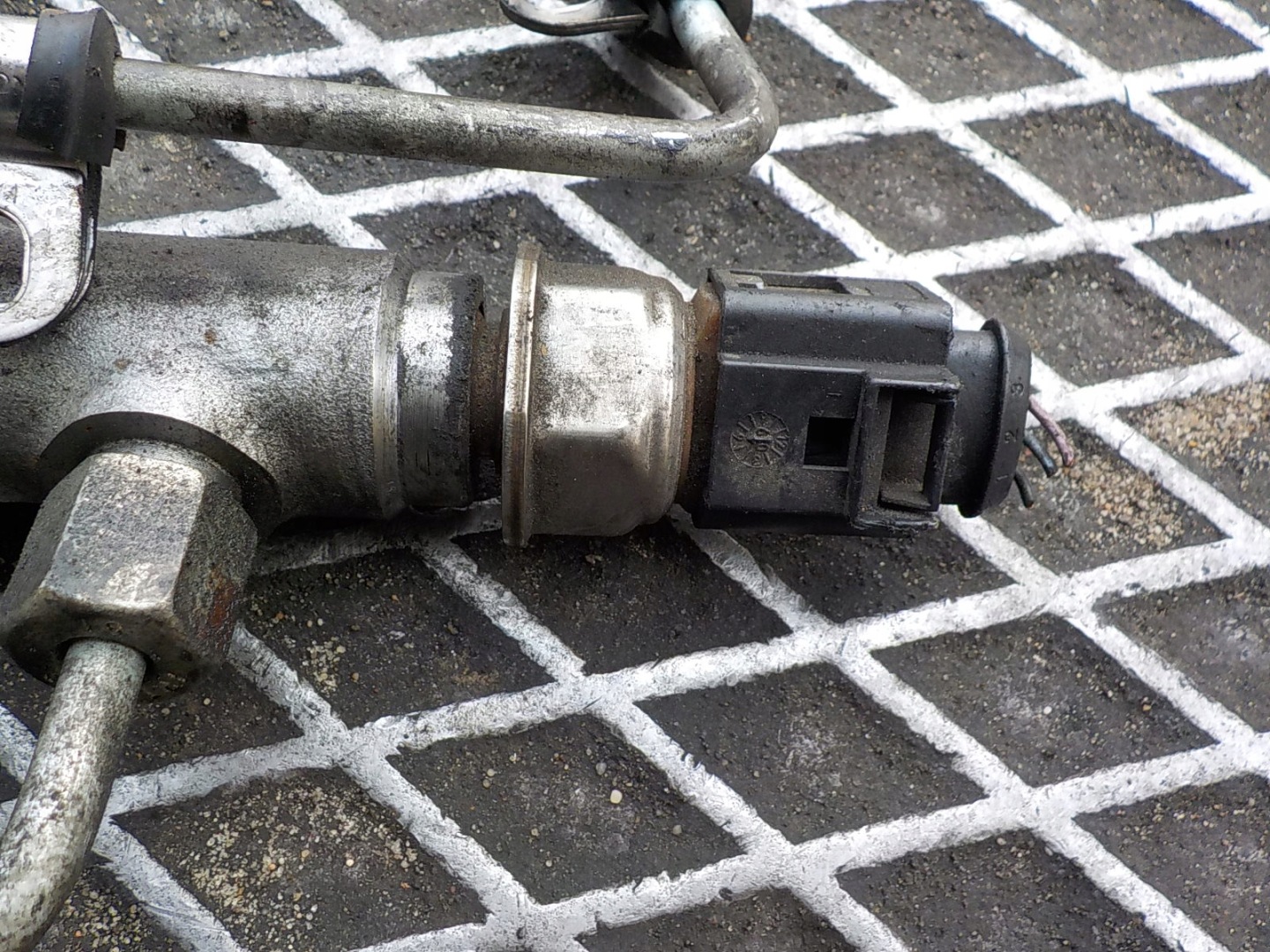 AUDI A3 II 8P 2.0 TDI ORG Rampe injection 03L130089A