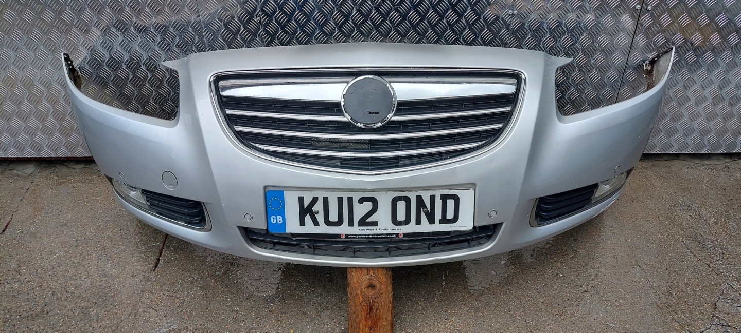 bumper front OPEL INSIGNIA sensors LAK: Z176
